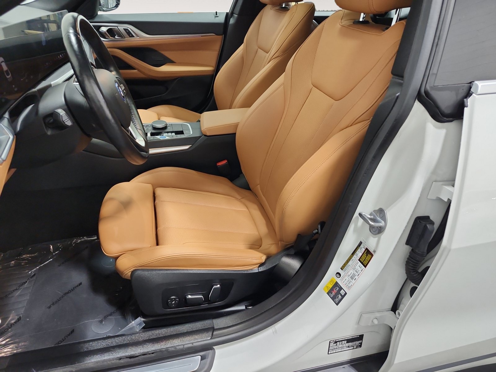 Used 2024 BMW i4 eDrive35 w/ Premium Package RWD image 9