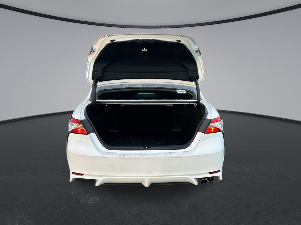 Used 2020 Toyota Camry SE FWD image 29