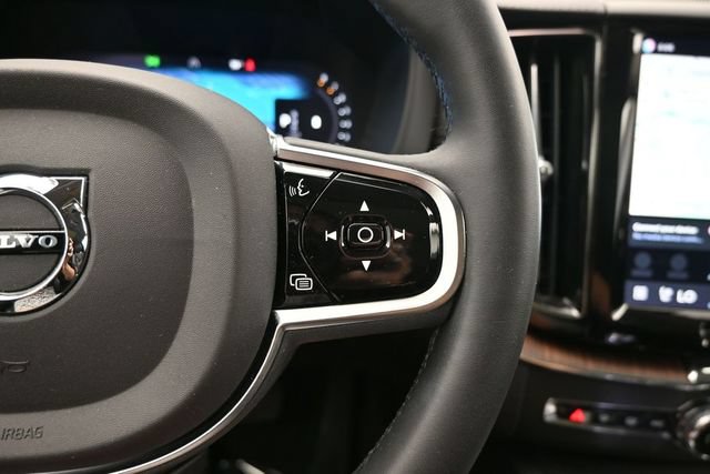 Used 2023 Volvo XC60 B5 Ultimate w/ Climate Package FWD image 26