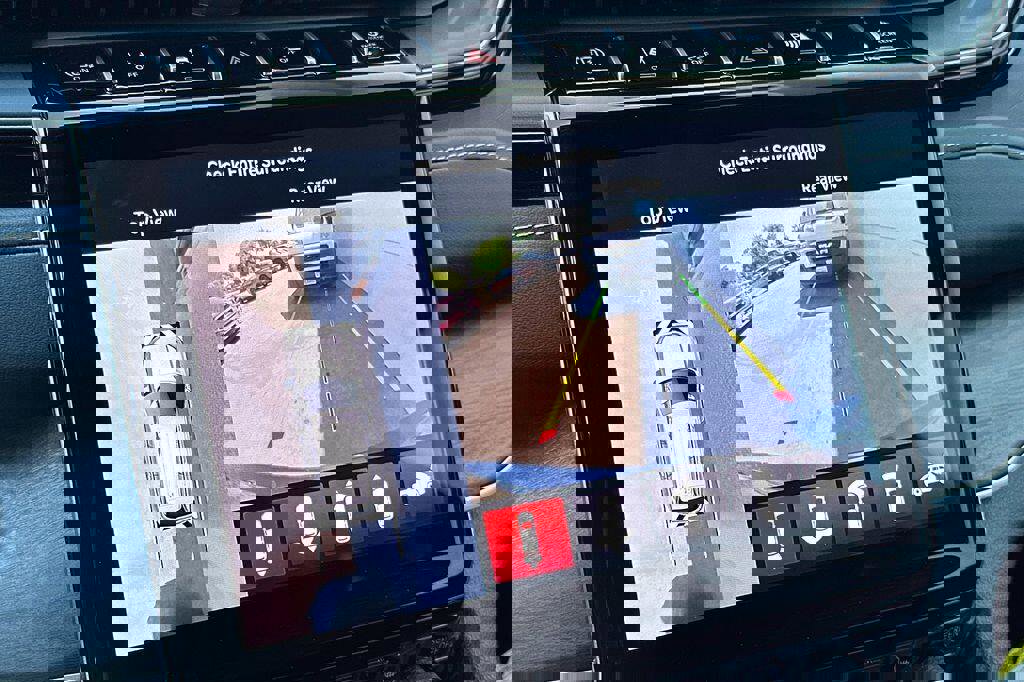 Used 2023 Jeep Grand Cherokee 4WD 4xe w/ Luxury Tech Group II image 17