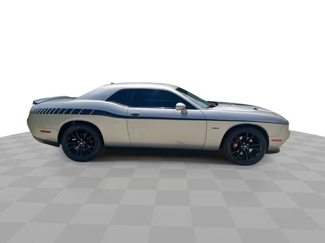 Used 2017 Dodge Challenger R/T w/ Blacktop Package RWD image 10