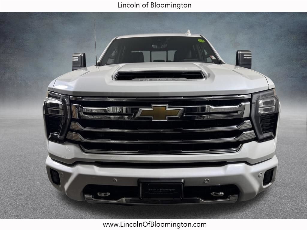 Used 2024 Chevrolet Silverado 2500 High Country w/ Technology Package AWD/4WD image 9