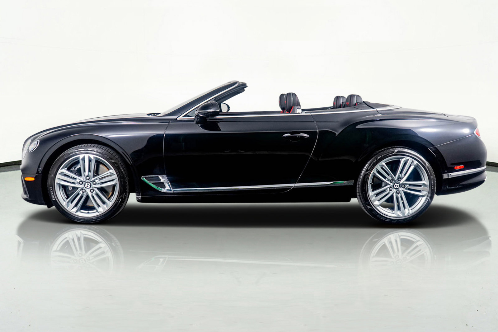 Used 2023 Bentley Continental GT V8 image 12