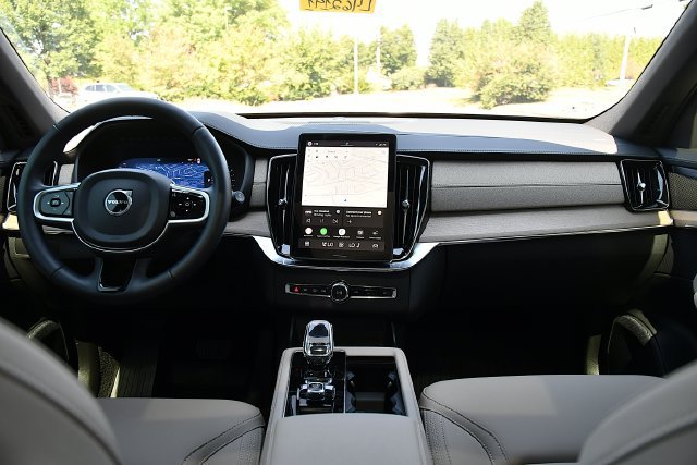 New 2026 Volvo XC90 B6 Plus w/ Protection Package Premier AWD/4WD image 20