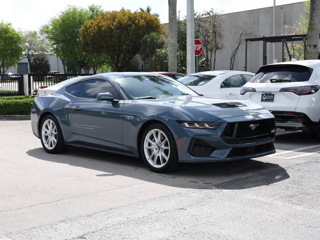 Used 2025 Ford Mustang GT Premium image 2
