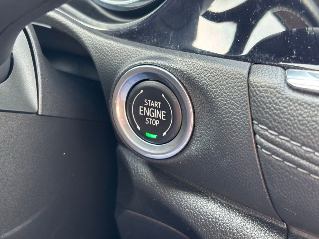 Used 2021 Buick Encore GX Essence w/ Experience Buick Package image 30