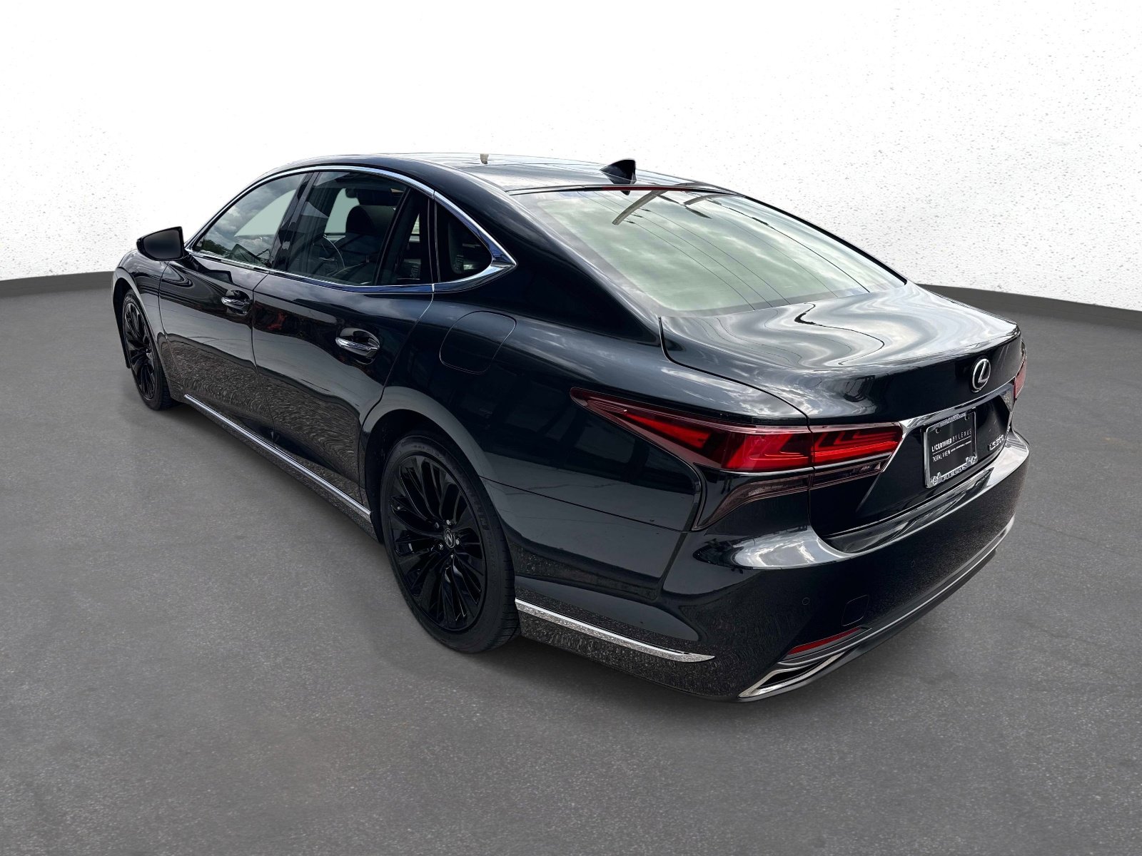 Certified 2022 Lexus LS 500 AWD w/ Luxury Package image 5