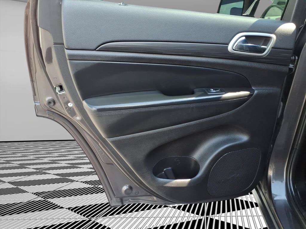 Used 2021 Jeep Grand Cherokee Laredo RWD image 23