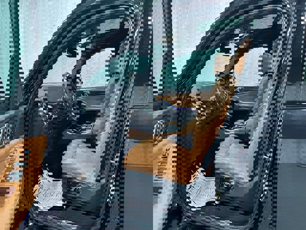 Used 2026 BMW X5 xDrive50e image 10