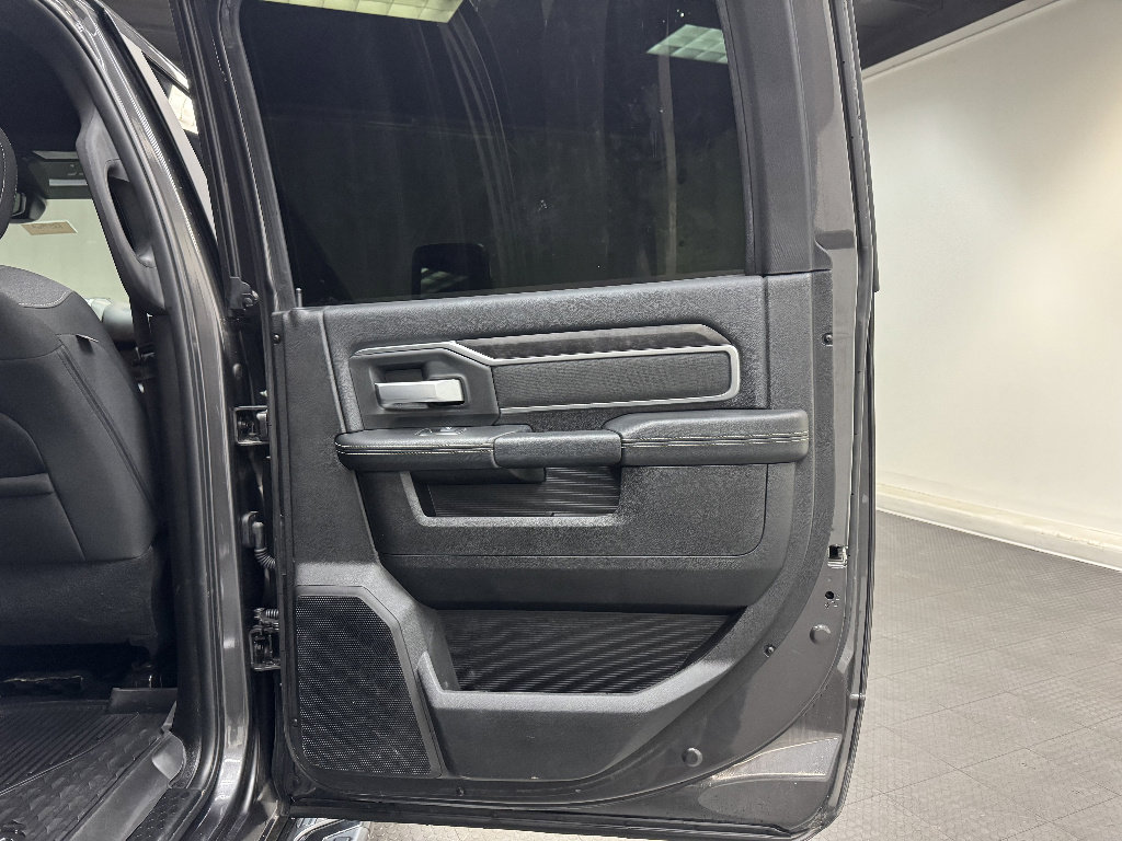 Used 2024 RAM 2500 Big Horn w/ Night Edition AWD/4WD image 14