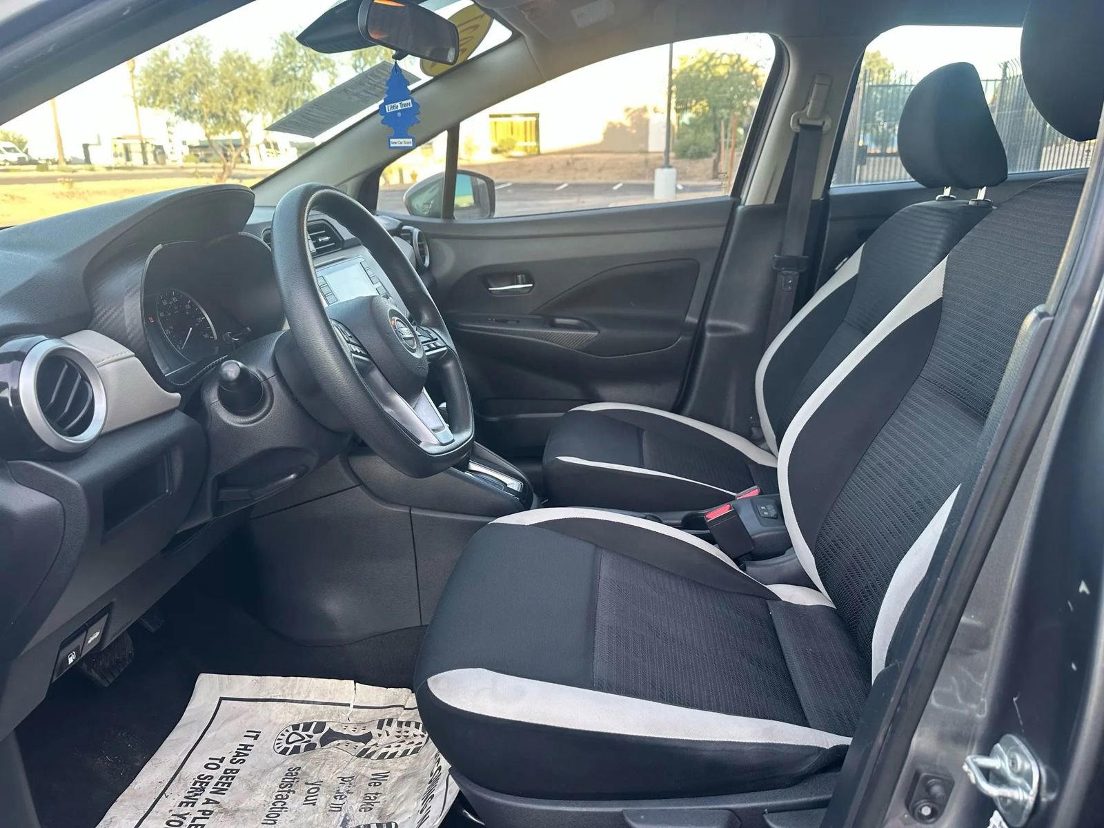 Used 2021 Nissan Versa SV image 7