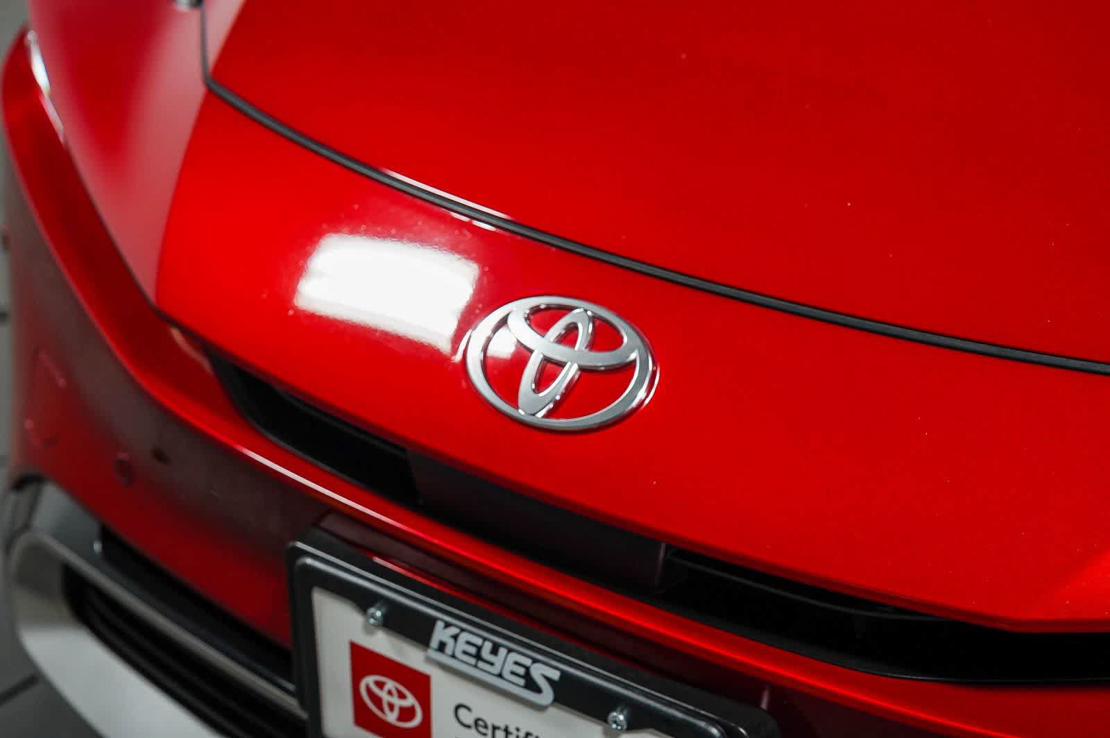 Certified 2026 Toyota Prius Plug-In Hybrid FWD image 9