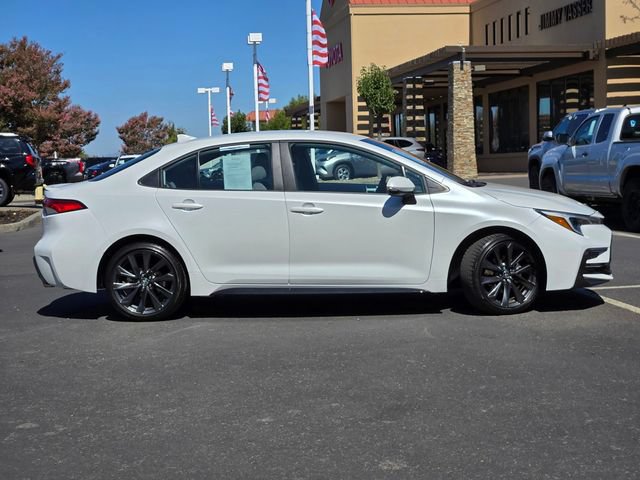 Certified 2025 Toyota Corolla SE w/ Convenience Package FWD image 4