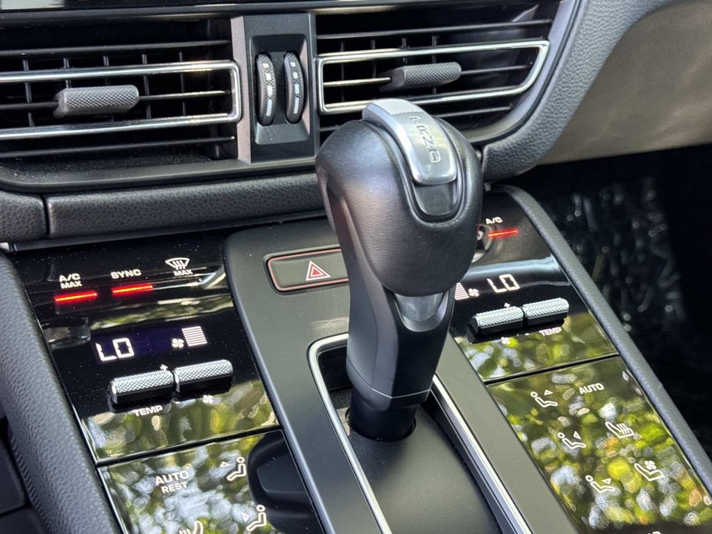Used 2023 Porsche Macan Turbo AWD/4WD image 15