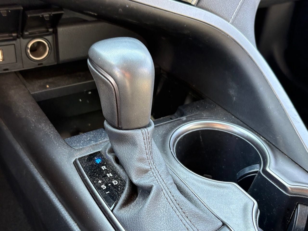 Used 2023 Toyota Camry XSE FWD image 9