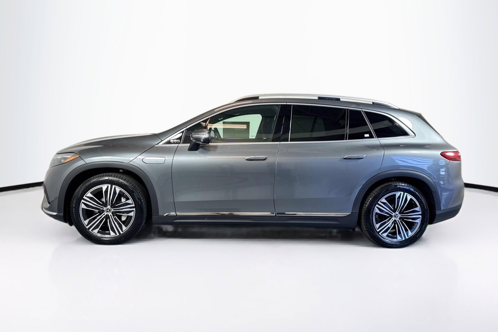 New 2026 Mercedes-Benz EQS 400 4MATIC SUV image 8