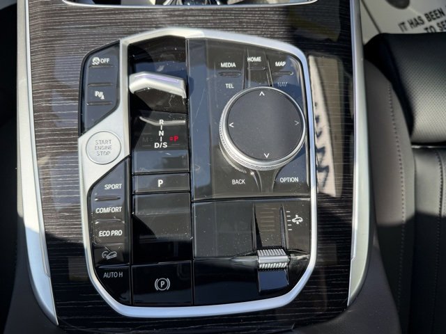 New 2026 BMW X7 M60i w/ Climate Comfort Package image 14