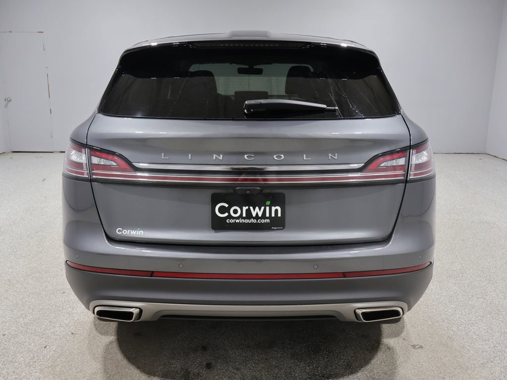 Used 2023 Lincoln Nautilus AWD image 3