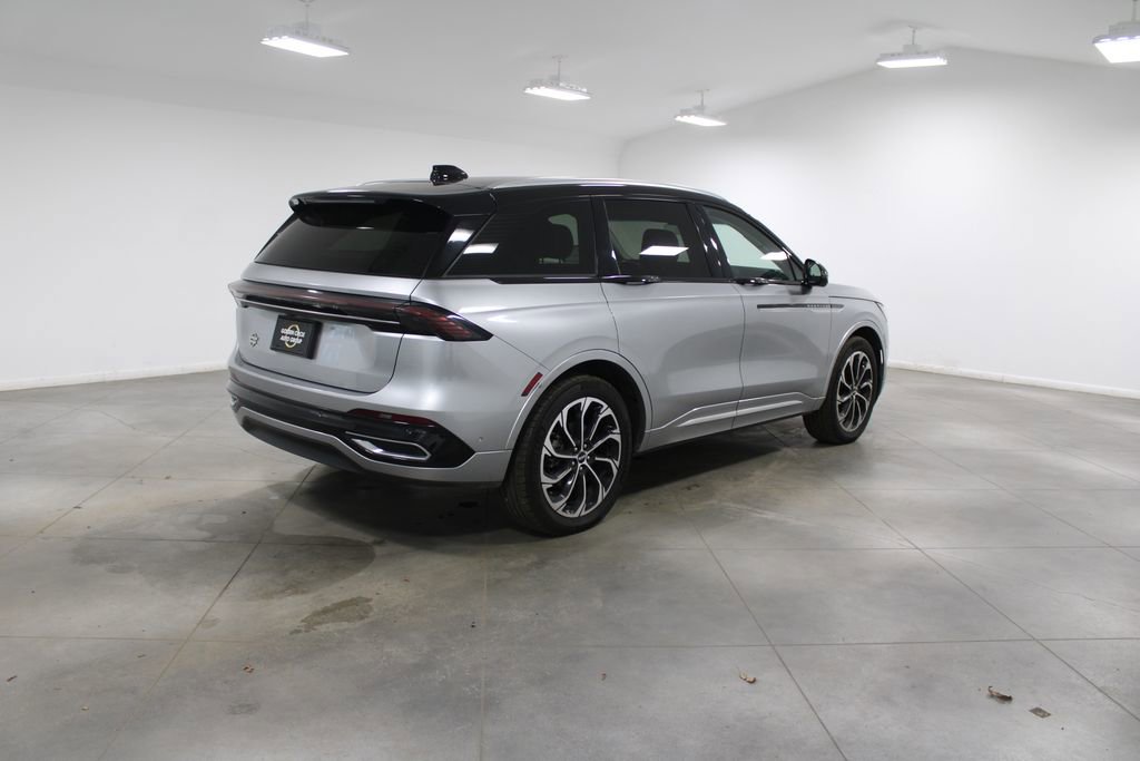 Used 2024 Lincoln Nautilus Reserve image 9