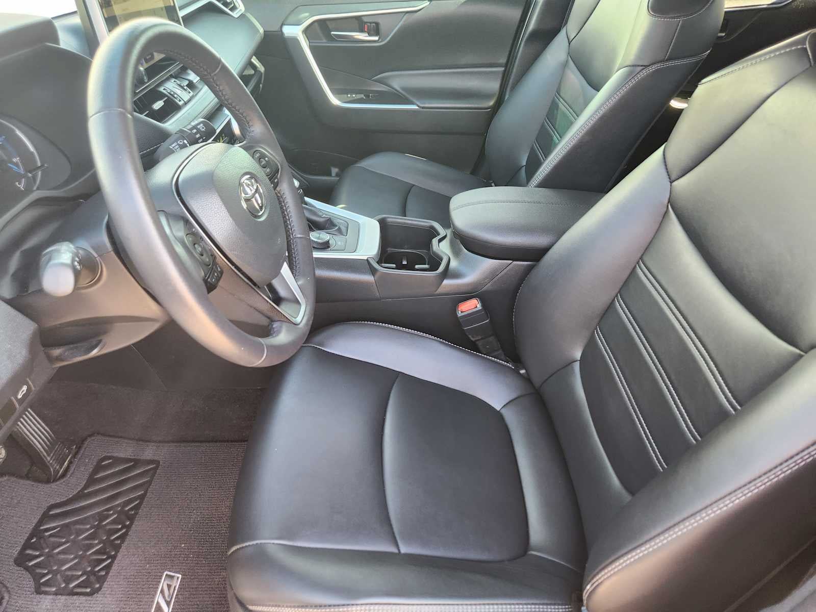 Used 2024 Toyota RAV4 XLE Premium AWD/4WD image 7