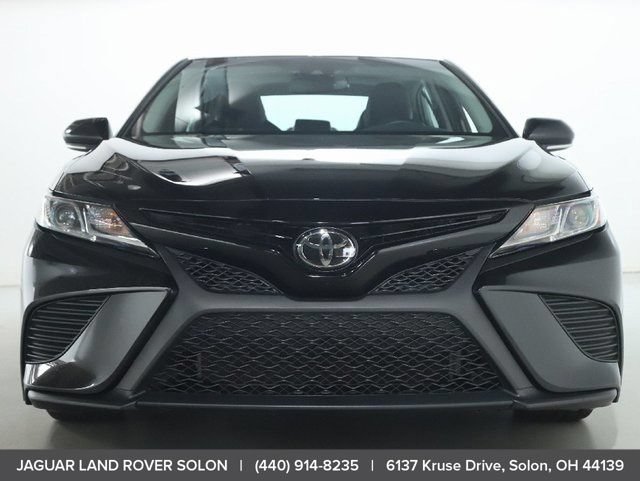 Used 2018 Toyota Camry SE w/ Moonroof Package FWD image 13