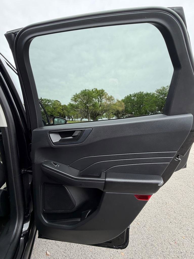 Used 2022 Ford Escape SE FWD image 15