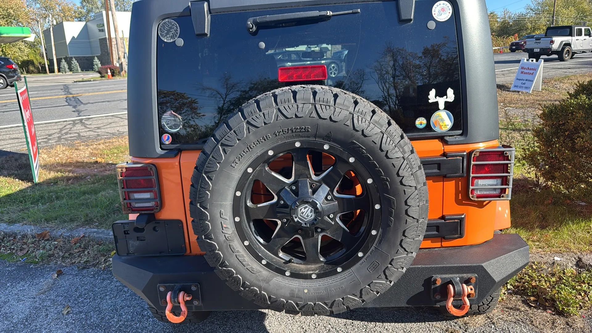 Used 2012 Jeep Wrangler Unlimited Sahara image 9