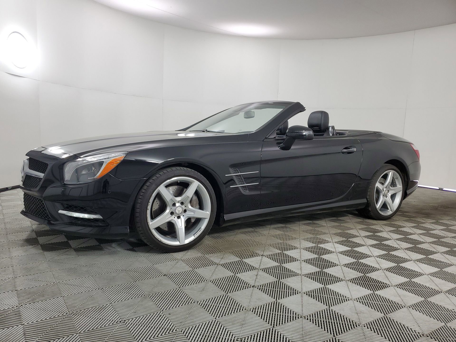 Used 2014 Mercedes-Benz SL 550 image 5