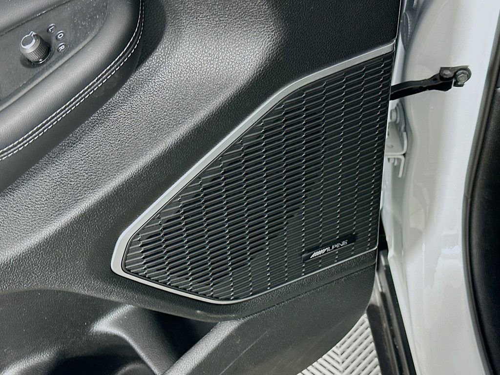 Certified 2025 Jeep Grand Cherokee Limited w/ Black Appearance Package image 29