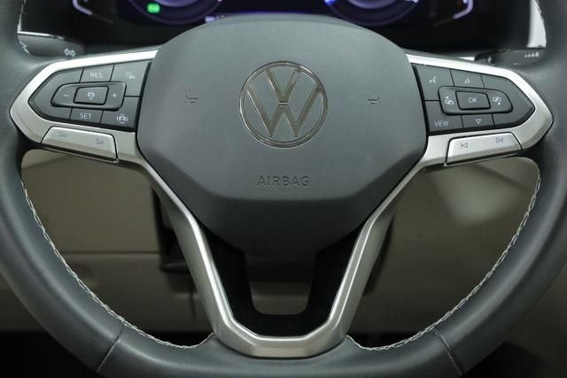 Used 2022 Volkswagen Atlas SE w/ Black Wheel Package FWD image 11