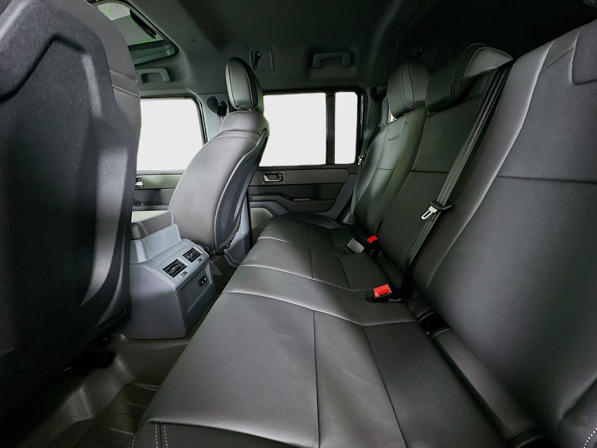 Used 2025 INEOS Grenadier AWD/4WD image 32