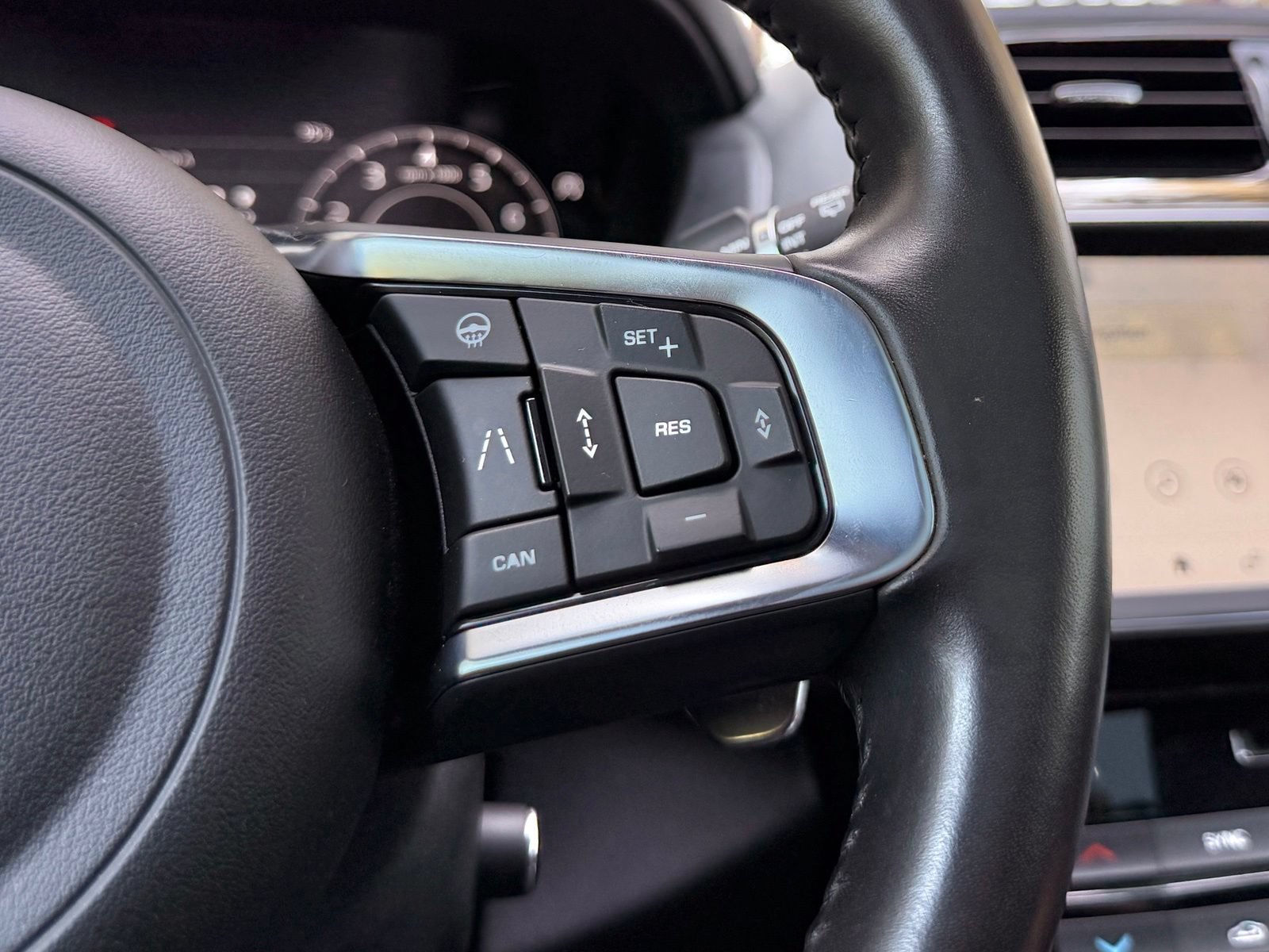 Used 2020 Jaguar F-PACE S AWD/4WD image 27