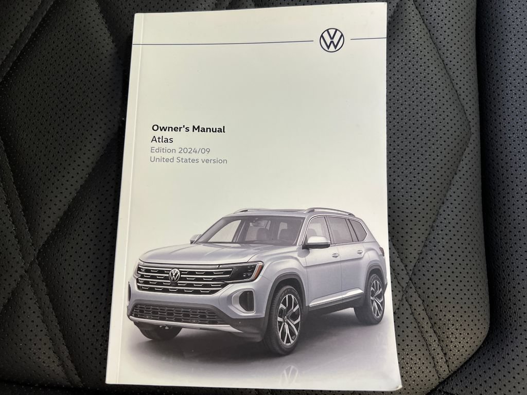 Used 2025 Volkswagen Atlas SE FWD image 40