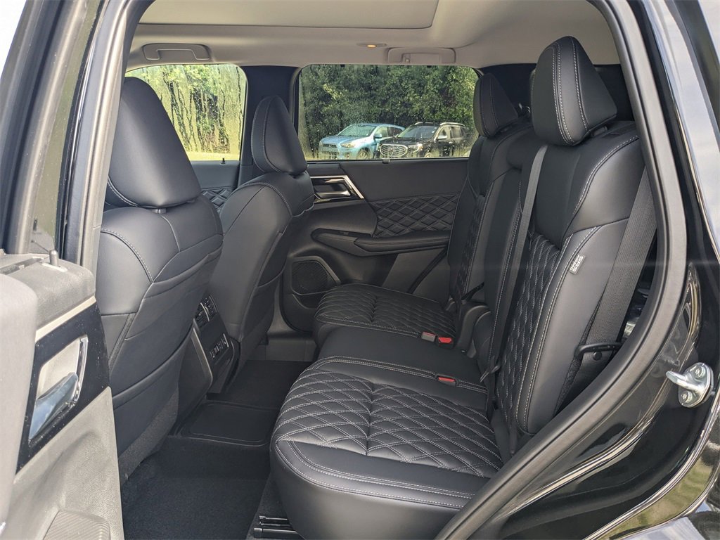 New 2025 Mitsubishi Outlander SEL image 15