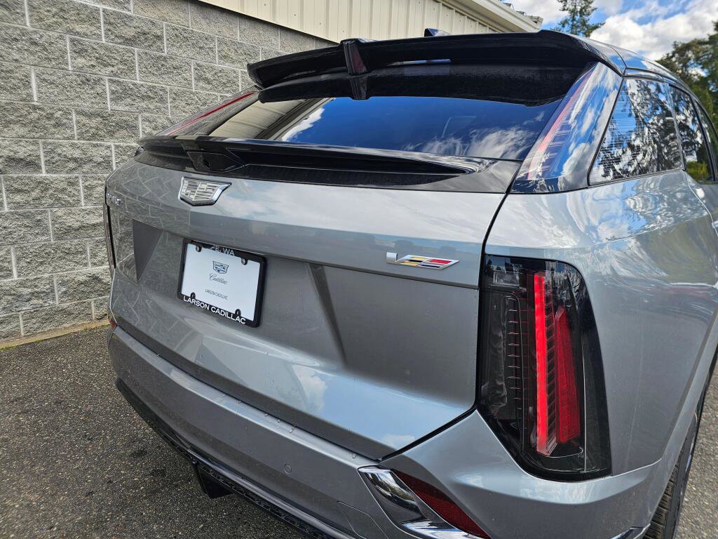 New 2026 Cadillac Optiq V AWD/4WD image 18