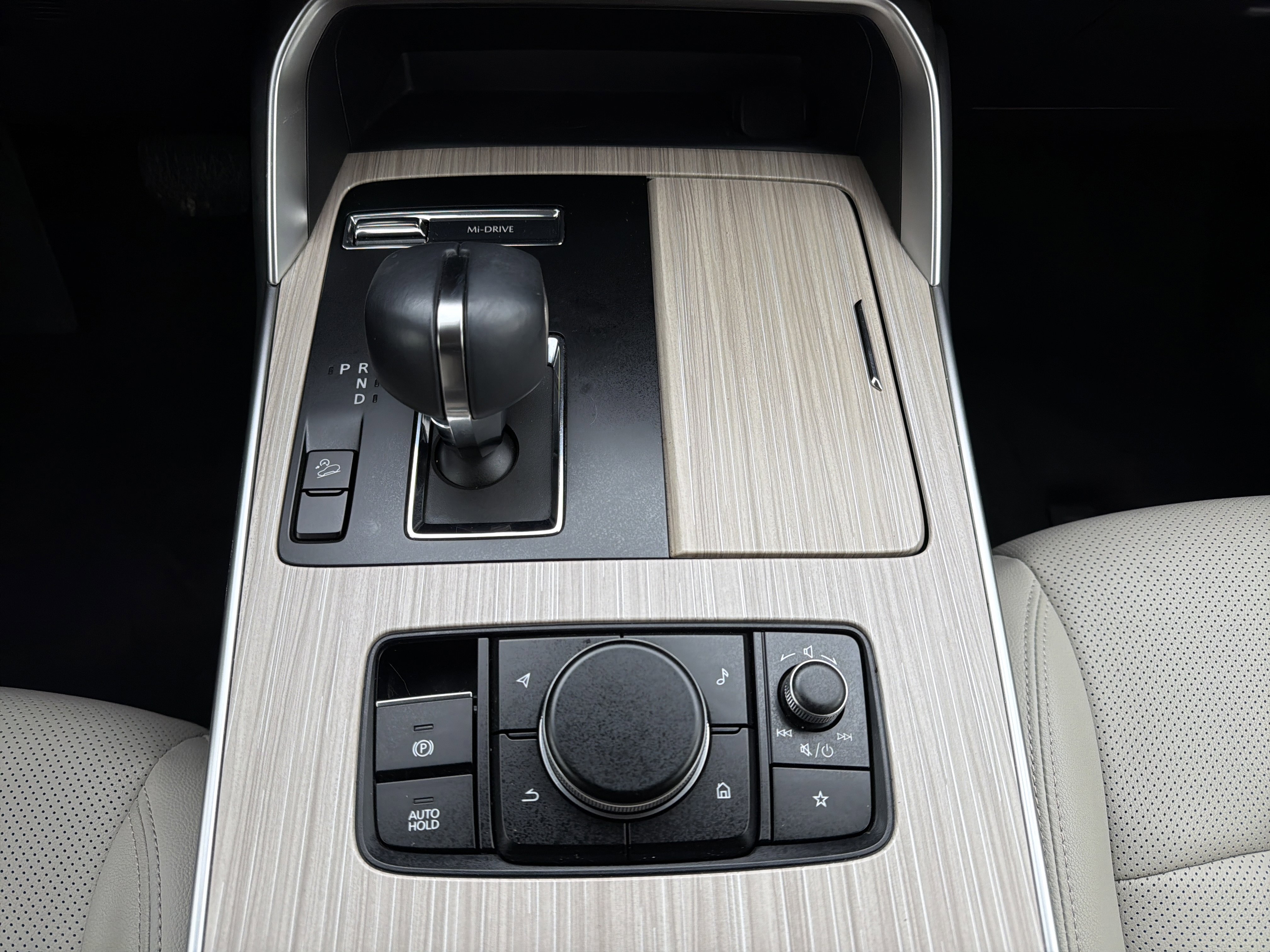 Certified 2024 MAZDA CX-90 3.3 Turbo w/ Preferred Plus image 24