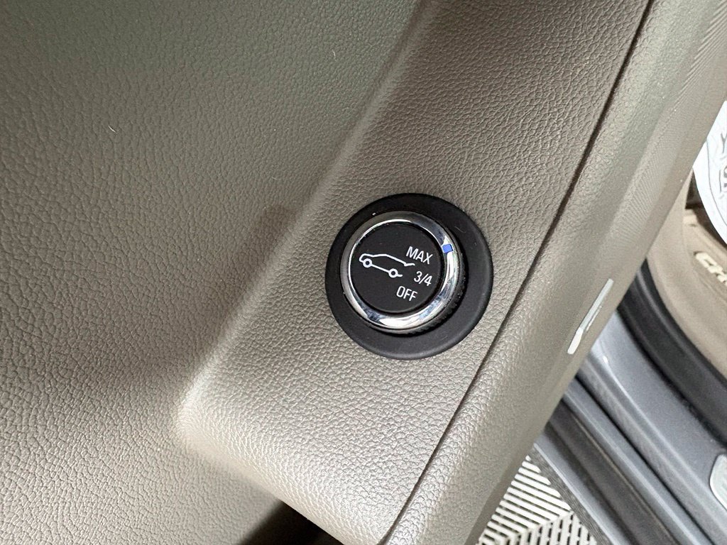 Used 2020 Chevrolet Traverse Premier AWD/4WD image 19