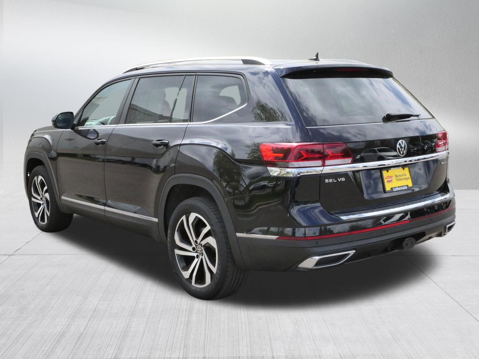 Used 2023 Volkswagen Atlas SEL AWD/4WD image 5