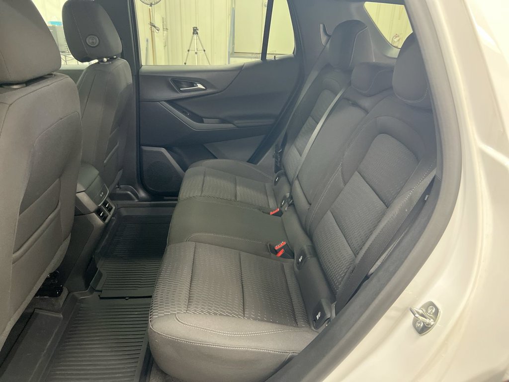 Used 2025 Chevrolet Equinox LT w/ Safety and Technology Package FWD image 23
