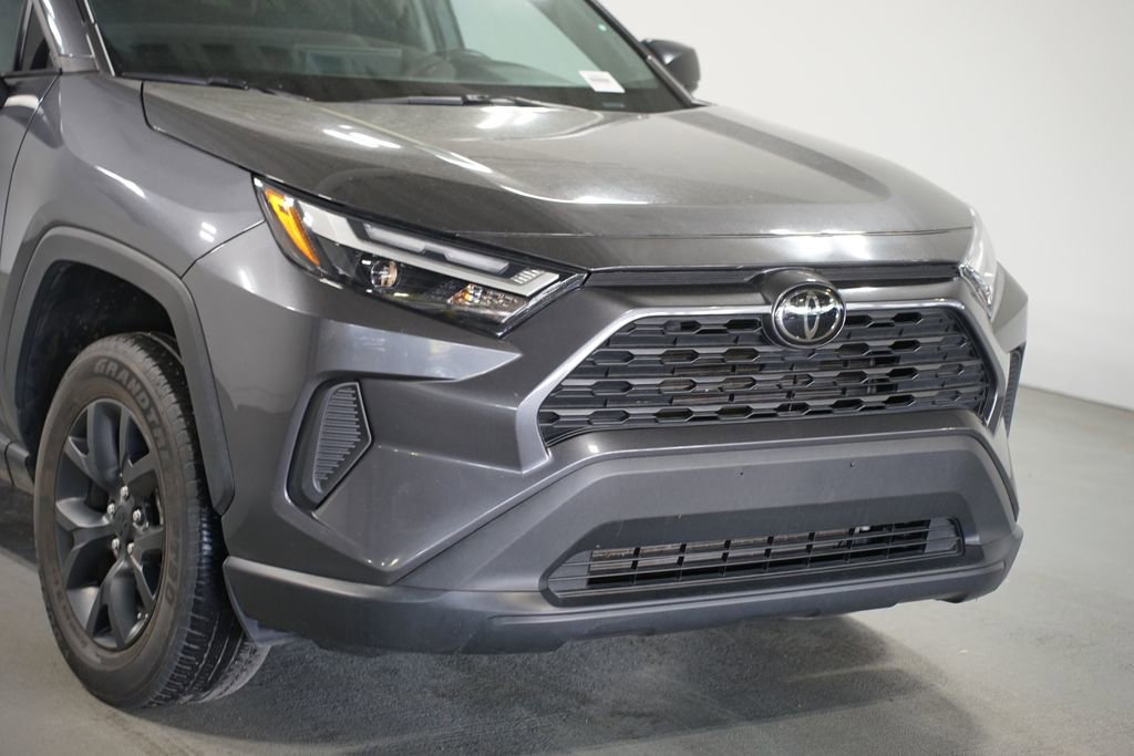 Used 2024 Toyota RAV4 LE image 4
