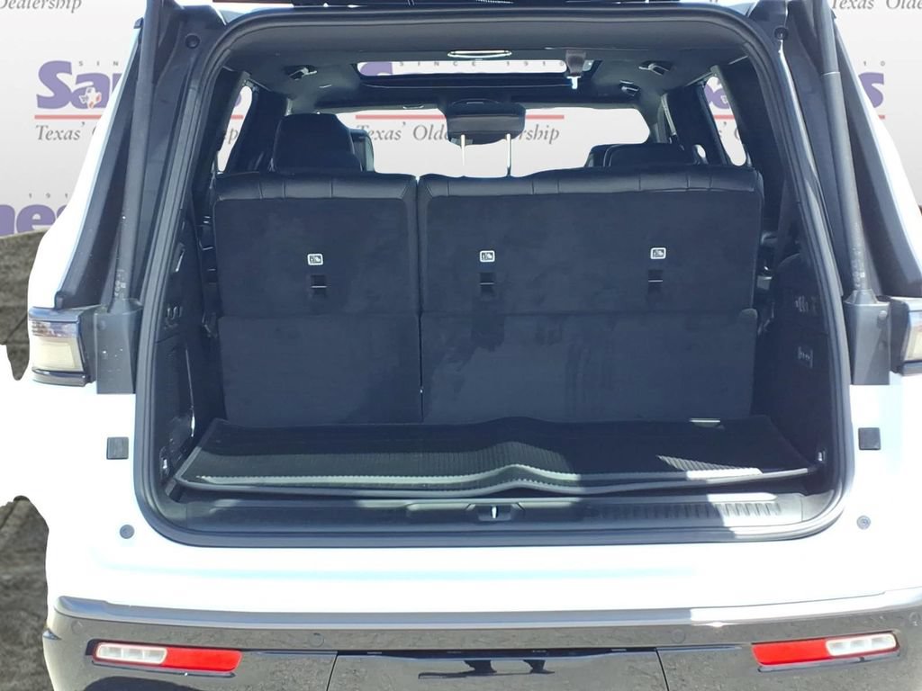 New 2026 Jeep Grand Wagoneer Limited AWD/4WD image 8