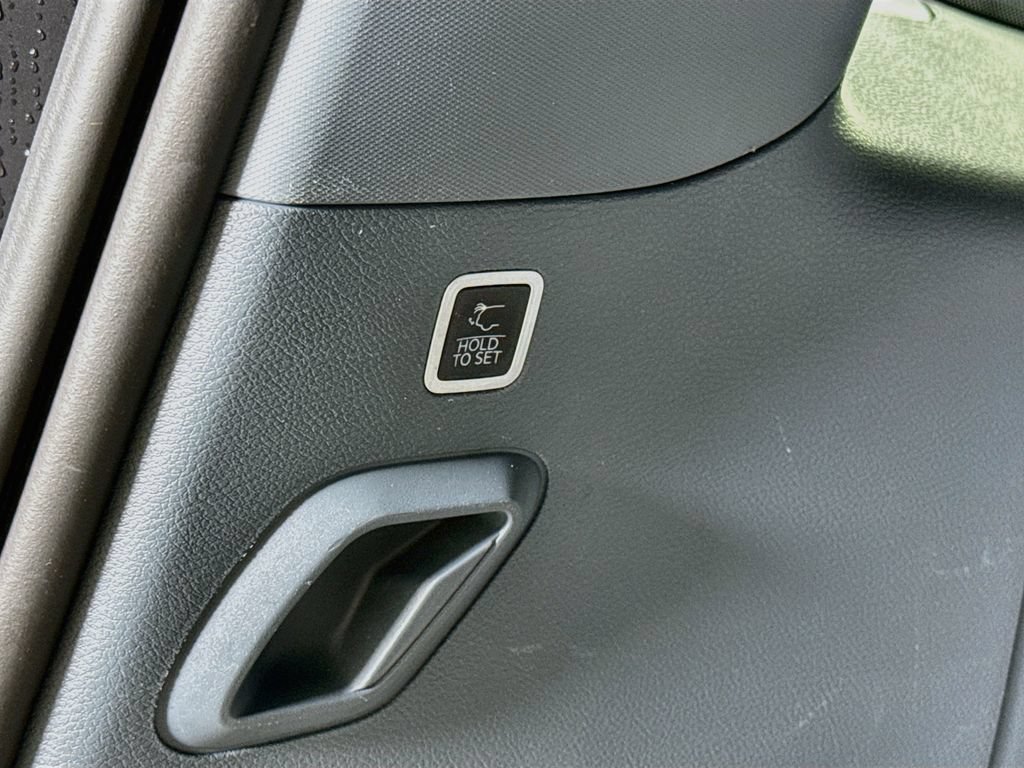 Used 2022 Jeep Grand Wagoneer Series II w/ Convenience Group III AWD/4WD image 34