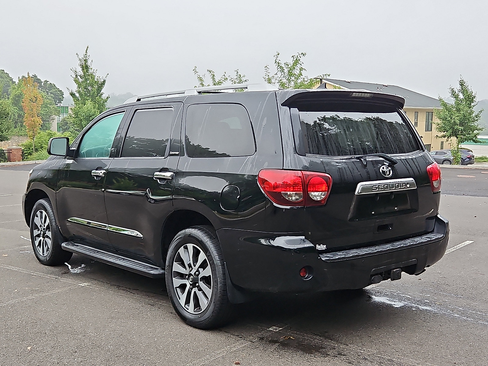 Used 2018 Toyota Sequoia Limited w/ Safety & Convenience Package AWD/4WD image 4