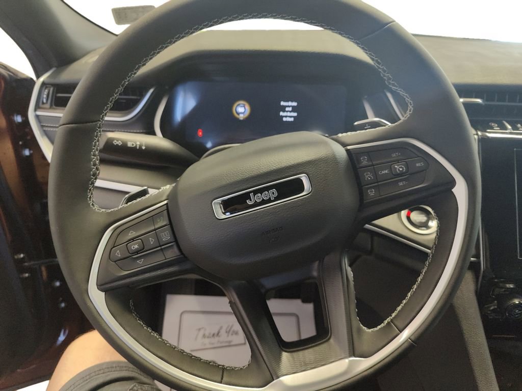 New 2025 Jeep Grand Cherokee Altitude image 14