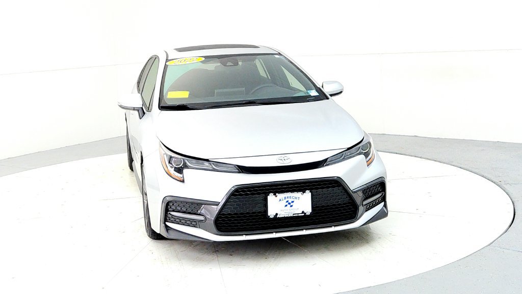 Used 2022 Toyota Corolla SE w/ SE Premium Package FWD image 8