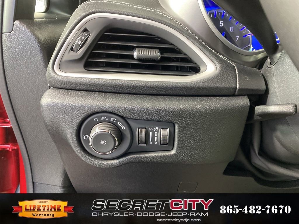 New 2026 Chrysler Pacifica Select image 15