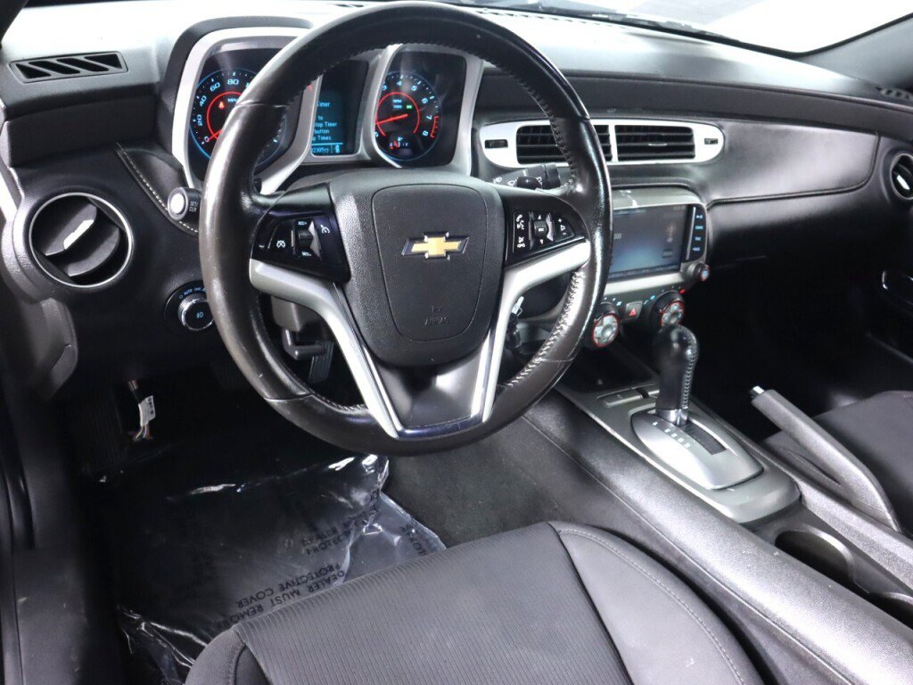 Used 2015 Chevrolet Camaro LT RWD image 9