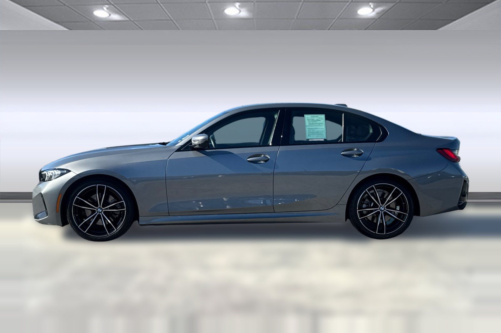 Used 2024 BMW 330i Sedan w/ M Sport Package RWD image 2