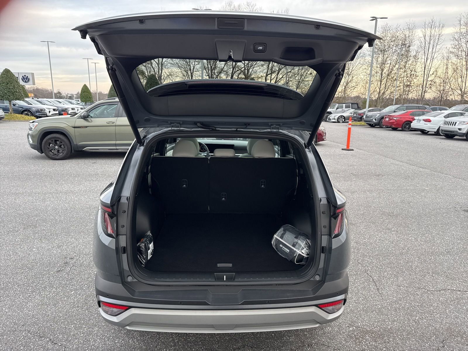 Used 2025 Hyundai Tucson Limited image 10