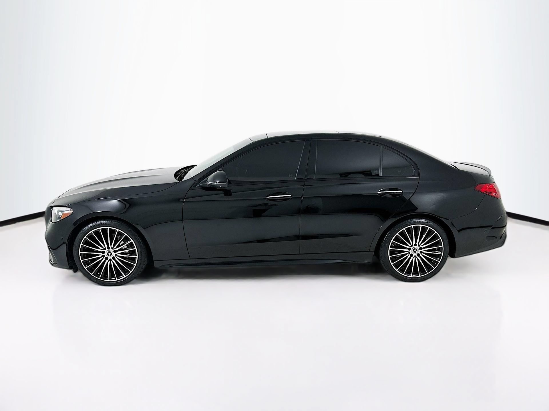 Used 2024 Mercedes-Benz C 300 Sedan image 5